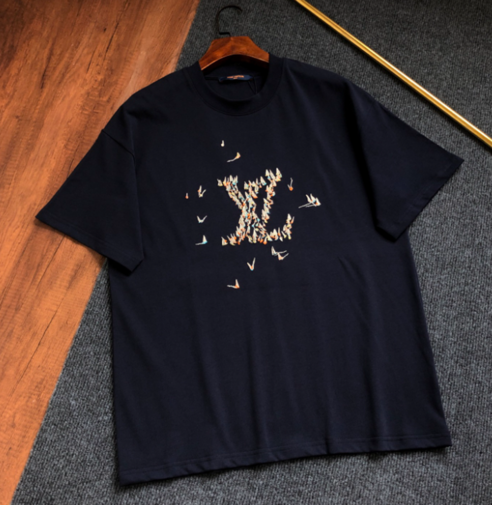 NWT Louis Vuitton Short Sleeve T-Shirt